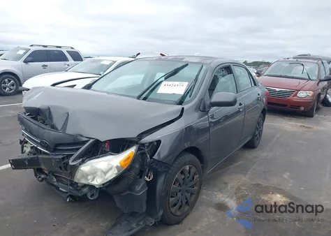 2013 Toyota Corolla Le z USA, uszkodzony, nr VIN 2T1BU4EE7DC010352